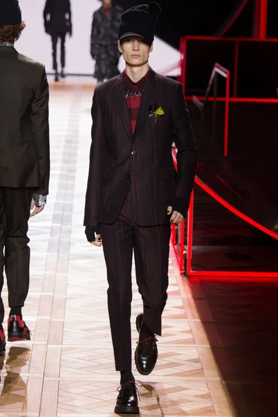 Look 40